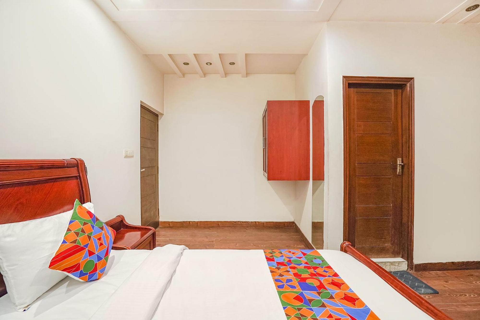 Fabhotel Sai Residency Агра Екстериор снимка